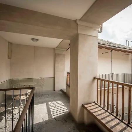 Delizioso Nel Centro Storico Con Posto Auto Gratuito * Aosta