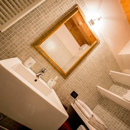 Delizioso Nel Centro Storico Con Posto Auto Gratuito Appartement Aosta